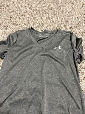 Under Armour top